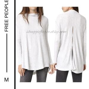MSRP: $68 ✨ Free People Movement Open Back Slit Tunic Top – Size XS (fits XS-M)✨